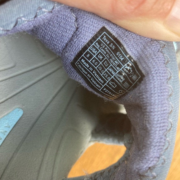Women’s TEVA shoes size 8 - Picture 4 of 5